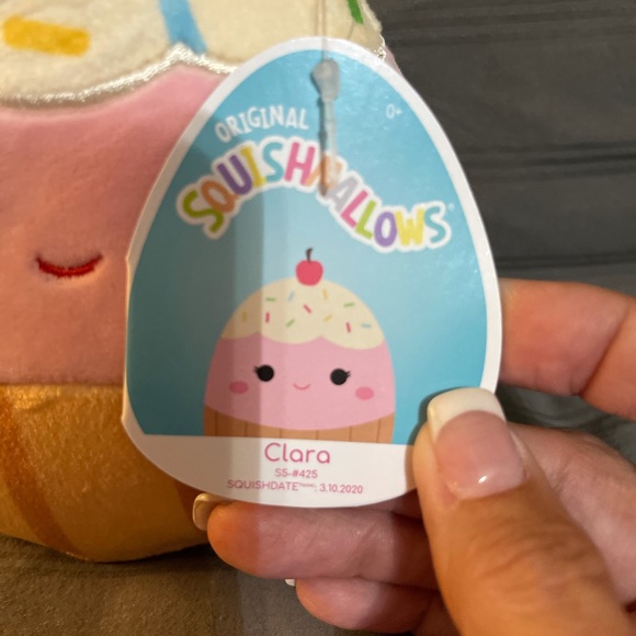 Squishmallows Clara the Cupcake 5" - Picture 2 of 2